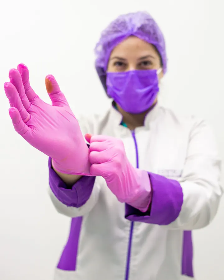 Preparo clínico com equipamentos de proteção na Estetic Face Águas Claras